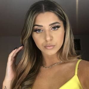 Meet your Posher, Daniela